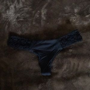 Feankie’s Bikinis Tanner Bottoms in Black